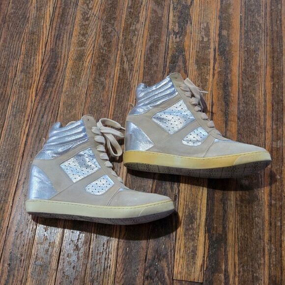 Women's WANTED High Top Metallic Sneaker Shoes Size 10 - Picture 1 of 7